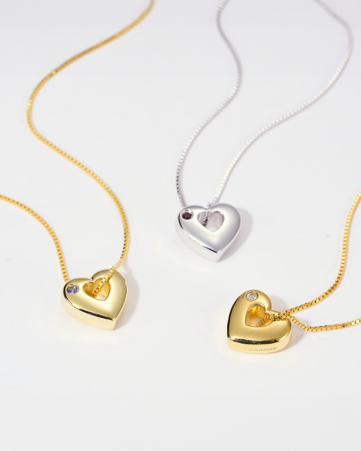 Heart pendant birthstone necklaces in gold vermeil and white gold vermeil on fine box chains.